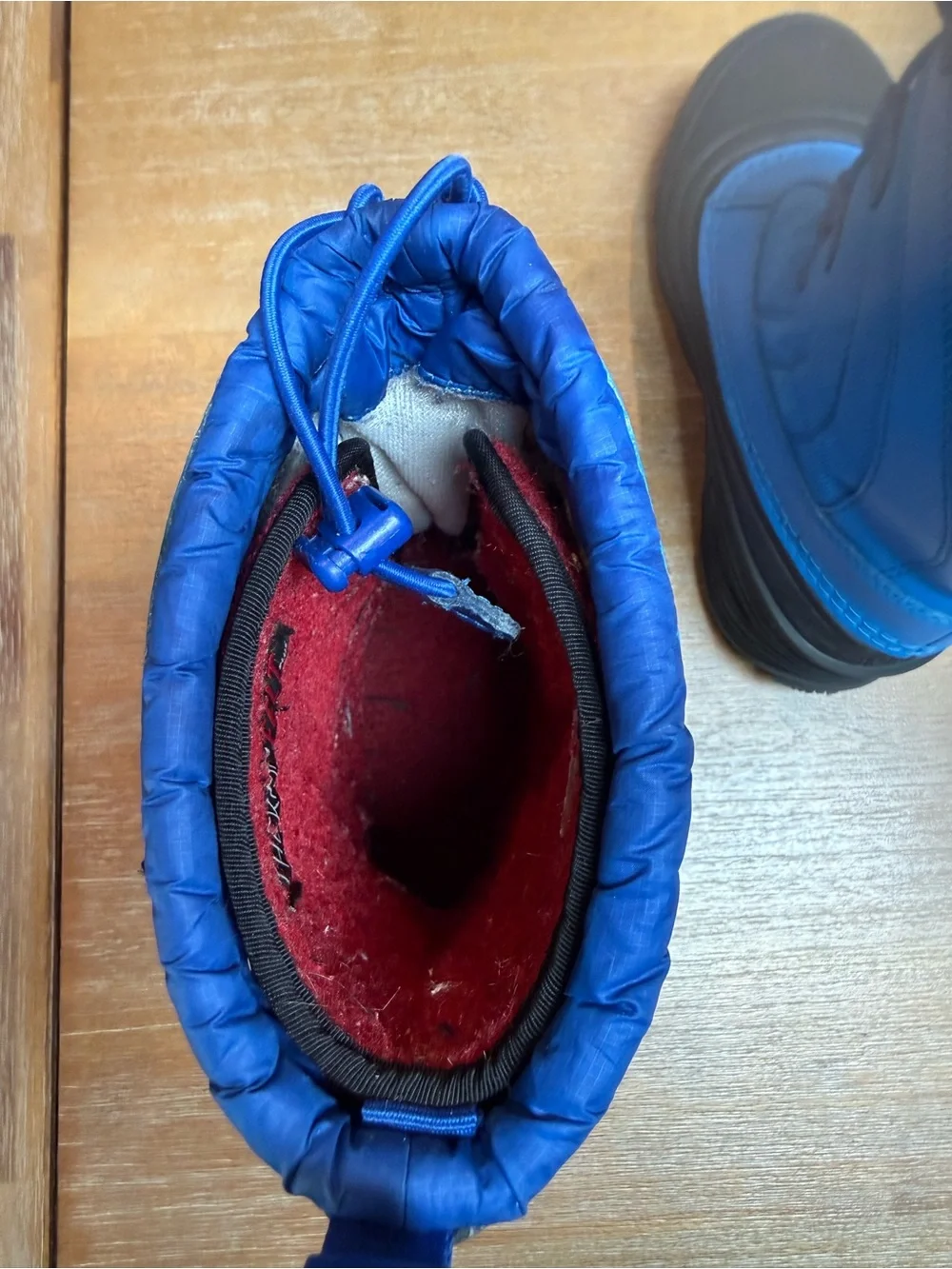 The North Face Kids Alpenglow II Waterproof Snow Boots Size 4